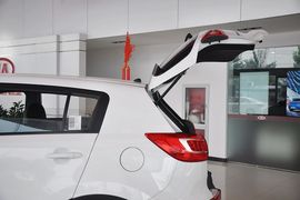 2012款起亚智跑2.0L自动两驱NAVI