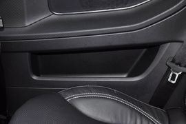 2013款路虎揽胜极光2.0T
