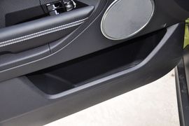 2013款路虎揽胜极光2.0T