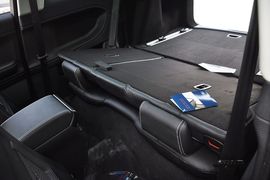 2013款路虎揽胜极光2.0T