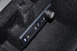 2013款路虎揽胜极光2.0T