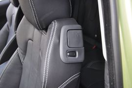 2013款路虎揽胜极光2.0T