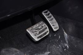 2013款路虎揽胜极光2.0T
