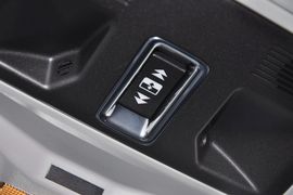 2013款路虎揽胜极光2.0T