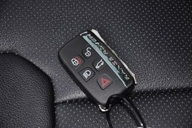 2013款路虎揽胜极光2.0T