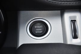 2013款路虎揽胜极光2.0T