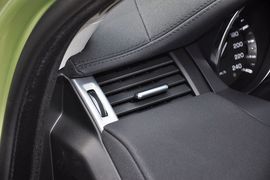 2013款路虎揽胜极光2.0T