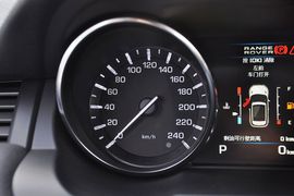 2013款路虎揽胜极光2.0T