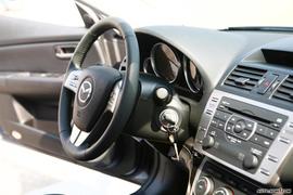 马自达睿翼内饰