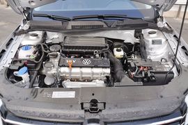 2013款大众全新宝来1.6L手自一体豪华型