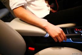 马自达睿翼内饰