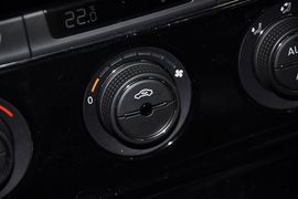 2013款大众全新宝来1.6L手自一体豪华型