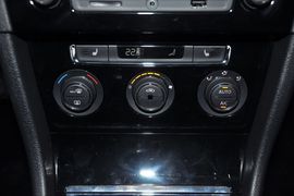 2013款大众全新宝来1.6L手自一体豪华型