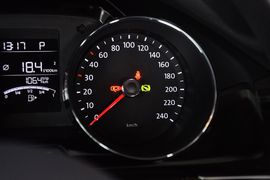 2013款大众全新宝来1.6L手自一体豪华型