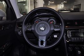 2013款大众全新宝来1.6L手自一体豪华型