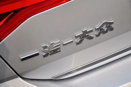 2013款大众全新宝来1.6L手自一体豪华型