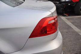 2013款大众全新宝来1.6L手自一体豪华型
