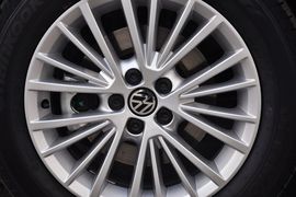 2013款大众全新宝来1.6L手自一体豪华型