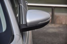 2013款大众全新宝来1.6L手自一体豪华型