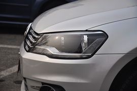 2013款大众全新宝来1.6L手自一体豪华型
