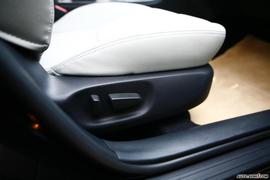 马自达睿翼内饰