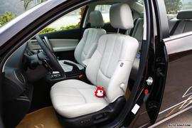 马自达睿翼内饰