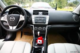 马自达睿翼内饰