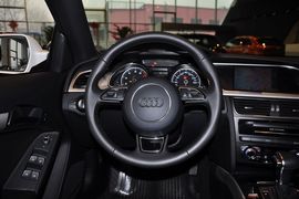 2013款奥迪A5敞篷版40TFSI
