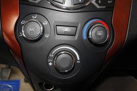 2013款一汽夏利N7