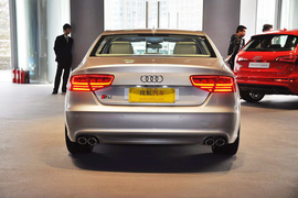 2013款奥迪S8
