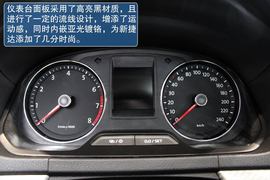 2013款大众捷达1.6L自动豪华版实拍图解