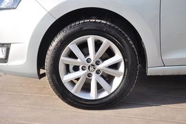 2013款斯柯达昕锐1.6L自动优选型