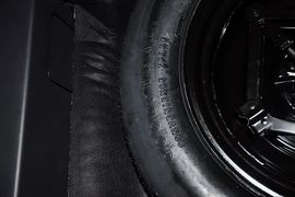 2013款Jeep自由客2.4L炫黑运动版