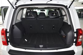 2013款Jeep自由客2.4L炫黑运动版