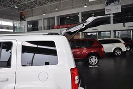 2013款Jeep自由客2.4L炫黑运动版