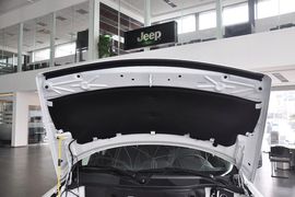 2013款Jeep自由客2.4L炫黑运动版