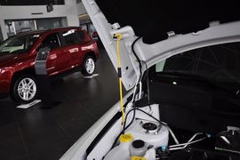 2013款Jeep自由客2.4L炫黑运动版