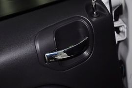2013款Jeep自由客2.4L炫黑运动版