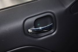2013款Jeep自由客2.4L炫黑运动版