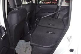 2013款Jeep自由客2.4L炫黑运动版