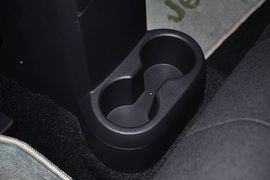 2013款Jeep自由客2.4L炫黑运动版