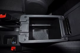 2013款Jeep自由客2.4L炫黑运动版