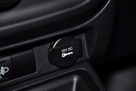 2013款Jeep自由客2.4L炫黑运动版