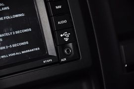 2013款Jeep自由客2.4L炫黑运动版