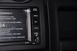 2013款Jeep自由客2.4L炫黑运动版