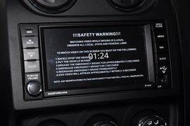 2013款Jeep自由客2.4L炫黑运动版