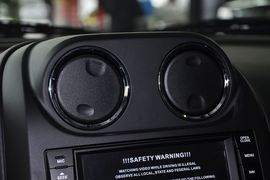 2013款Jeep自由客2.4L炫黑运动版
