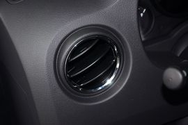2013款Jeep自由客2.4L炫黑运动版