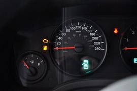 2013款Jeep自由客2.4L炫黑运动版