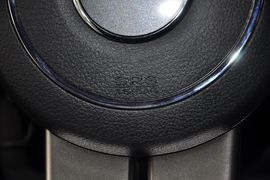 2013款Jeep自由客2.4L炫黑运动版